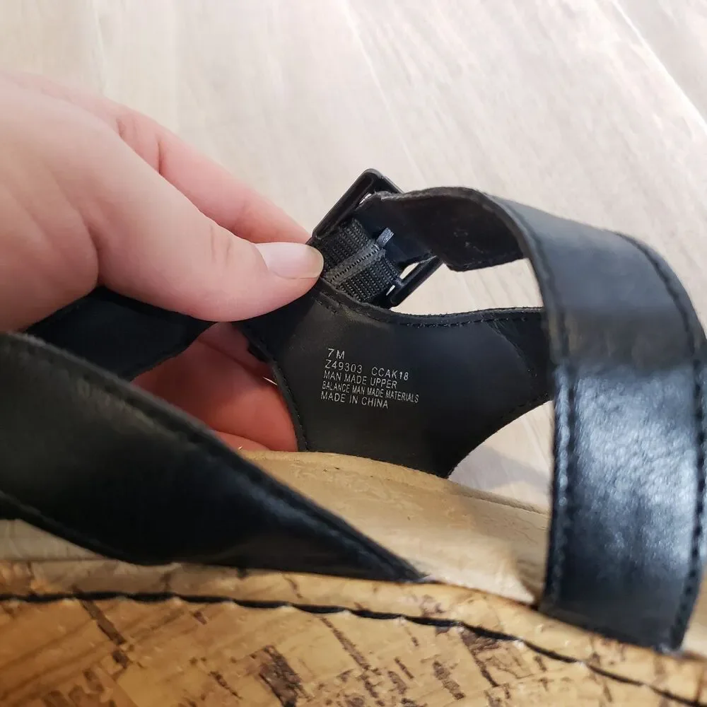 b.o.c Women's EVANGELINE Z49303 Black Buckle Strap Wedge Sandal Black 7M